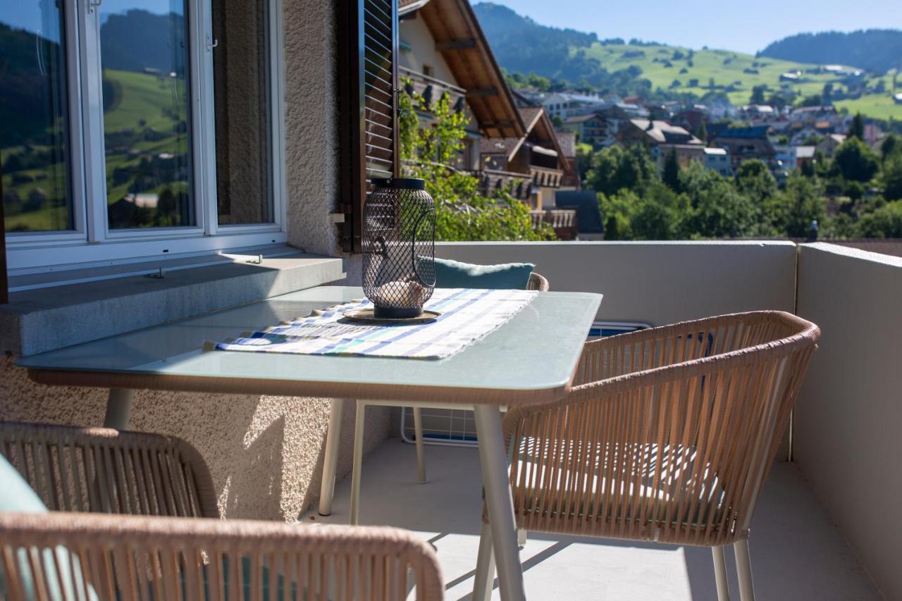 Traumhafte Sonnenresidenz Mit Berg- Und Seeblick 艾姆敦 外观 照片